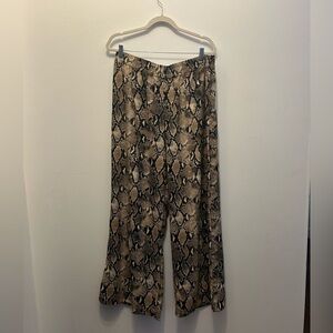 Melanie Lyne Wide Leg flowy snakeskin pants